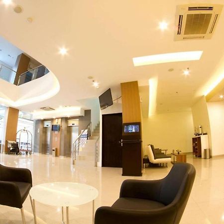 Hotel 88 Grogol By Wh Jakarta Extérieur photo