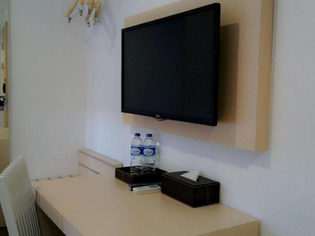 Hotel 88 Grogol By Wh Jakarta Extérieur photo